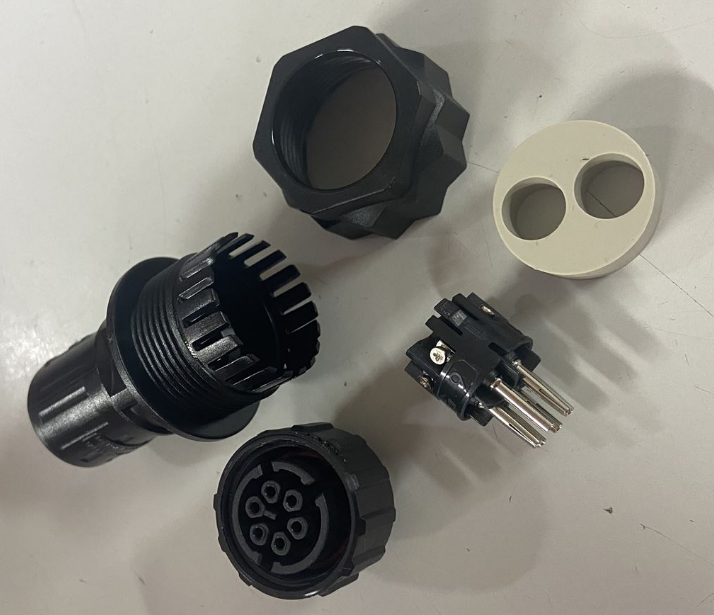 GoodWe-6-pin-connector-black-184-20012-01